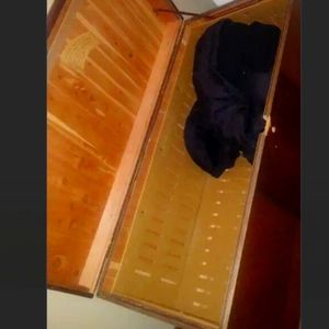 CEDAR. TENNESEE WOODEN TRUNK STORAGE 1945